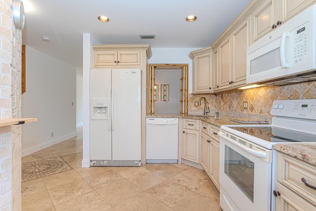 2641 Gately Drive W 1003, West Palm Beach, FL 33415