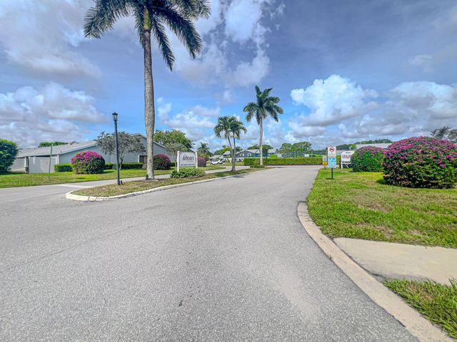 2641 Gately Drive W 1003, West Palm Beach, FL 33415