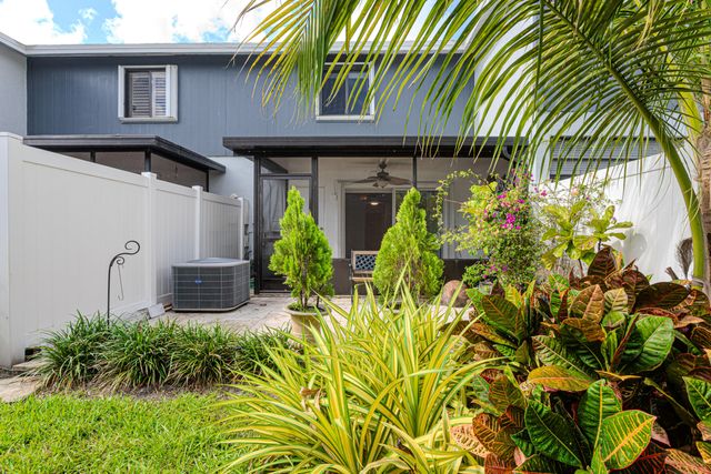 2641 Gately Drive W 1003, West Palm Beach, FL 33415