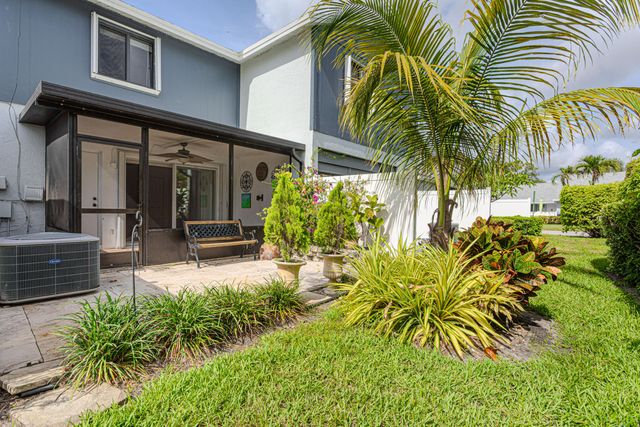 2641 Gately Drive W 1003, West Palm Beach, FL 33415