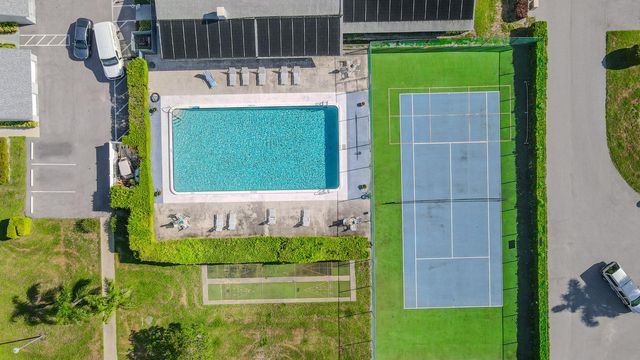 2641 Gately Drive W 1003, West Palm Beach, FL 33415