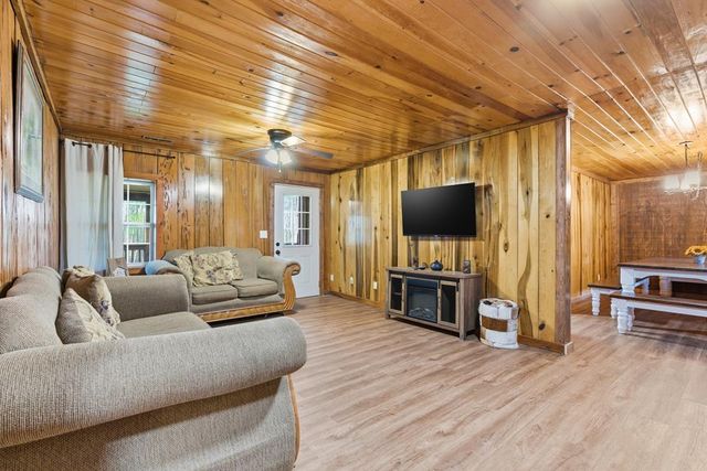 1843 Old Mobile Road, Mccaysville, GA 30555