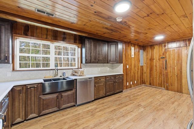 1843 Old Mobile Road, Mccaysville, GA 30555