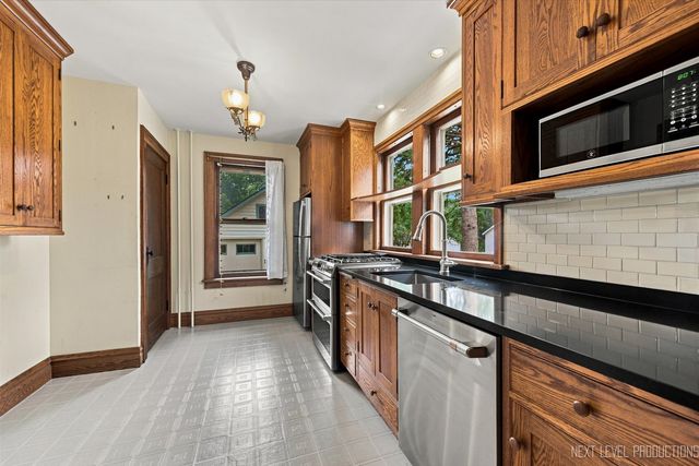 4N768 Old La Fox Road, St. Charles, IL 60175