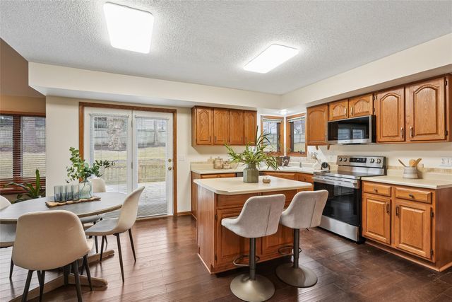 284 58th Court, West Des Moines, IA 50266