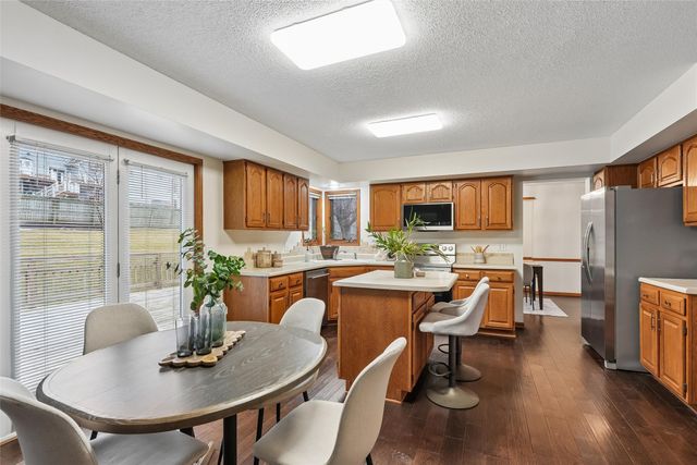 284 58th Court, West Des Moines, IA 50266