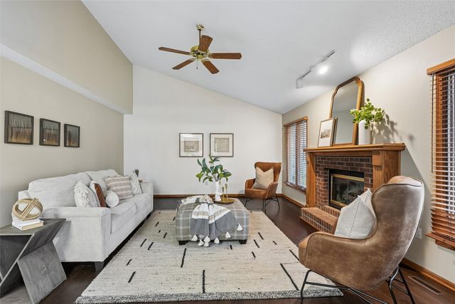 284 58th Court, West Des Moines, IA 50266