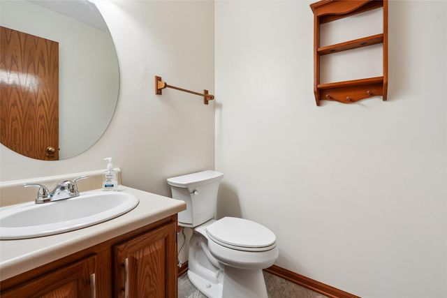 284 58th Court, West Des Moines, IA 50266