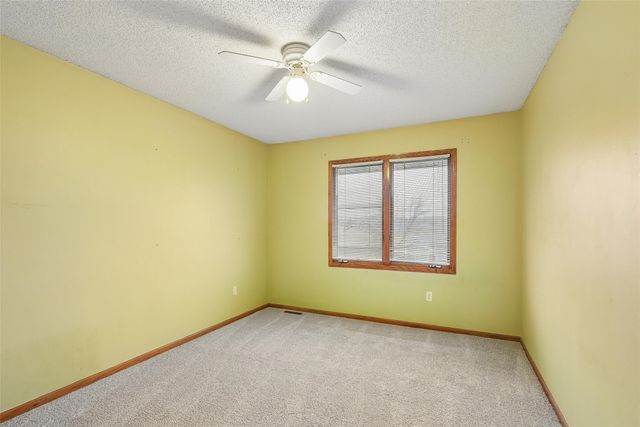 284 58th Court, West Des Moines, IA 50266