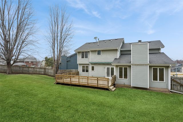 284 58th Court, West Des Moines, IA 50266