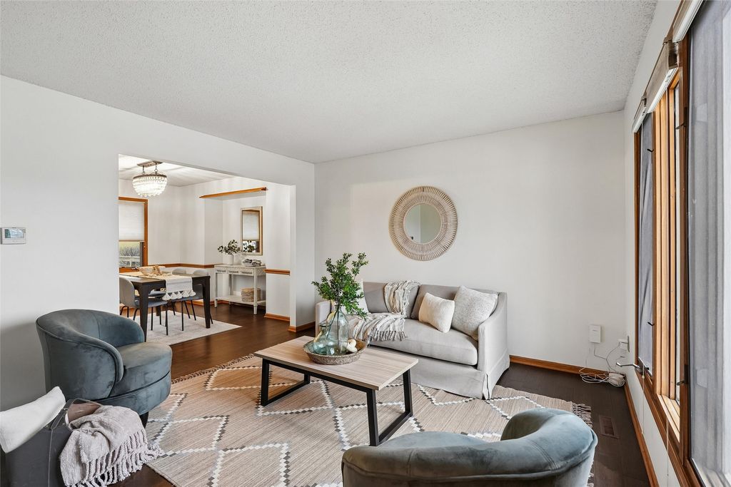 284 58th Court, West Des Moines, IA 50266