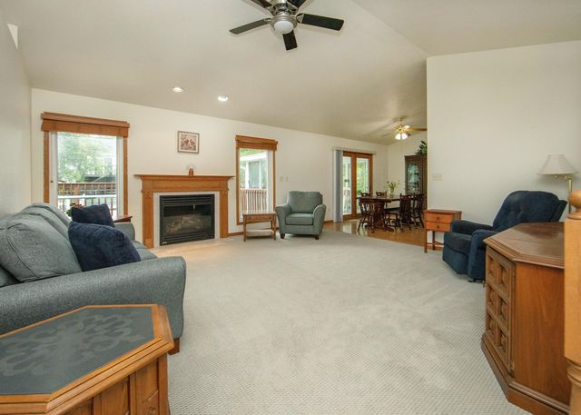 1303 Orchard Dr, Cedar Falls, IA 50613