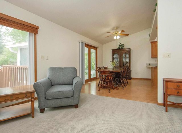 1303 Orchard Dr, Cedar Falls, IA 50613