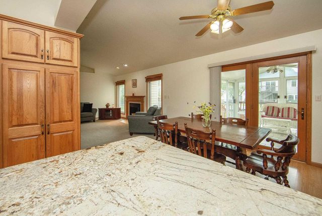 1303 Orchard Dr, Cedar Falls, IA 50613
