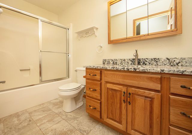 1303 Orchard Dr, Cedar Falls, IA 50613