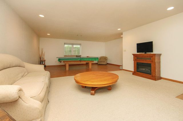 1303 Orchard Dr, Cedar Falls, IA 50613