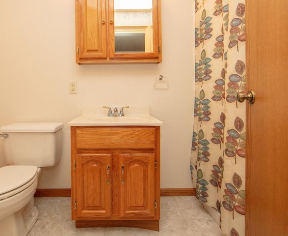 1303 Orchard Dr, Cedar Falls, IA 50613