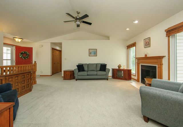 1303 Orchard Dr, Cedar Falls, IA 50613