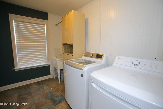 8004 Village Gate Ct, Louisville, KY 40291