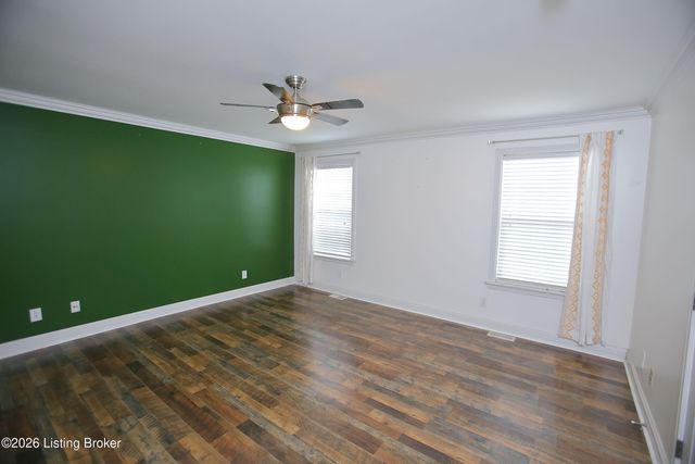 8004 Village Gate Ct, Louisville, KY 40291