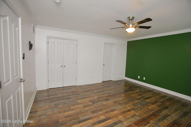 8004 Village Gate Ct, Louisville, KY 40291