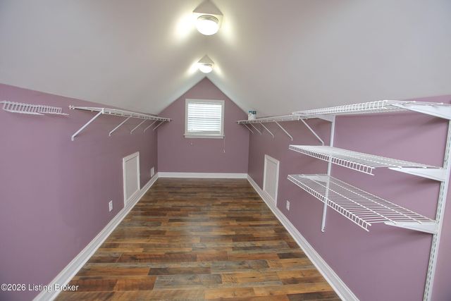 8004 Village Gate Ct, Louisville, KY 40291