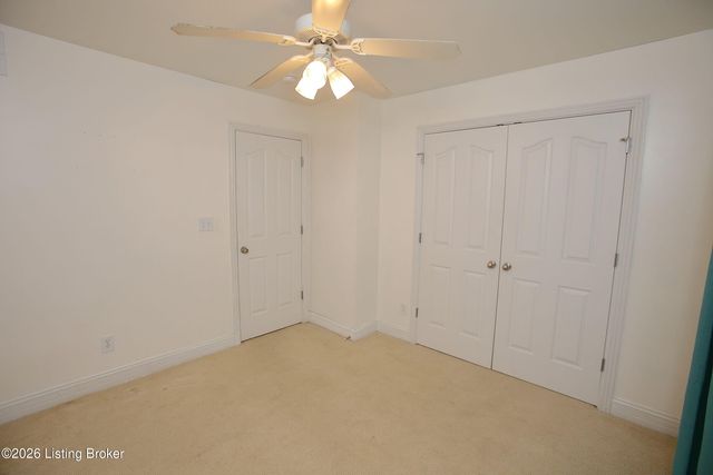 8004 Village Gate Ct, Louisville, KY 40291