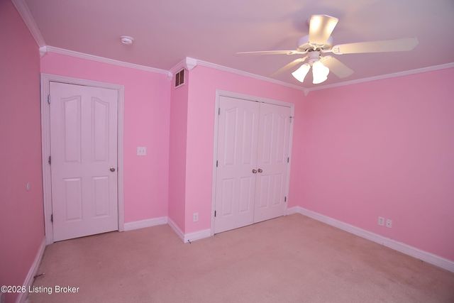 8004 Village Gate Ct, Louisville, KY 40291