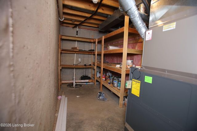 8004 Village Gate Ct, Louisville, KY 40291