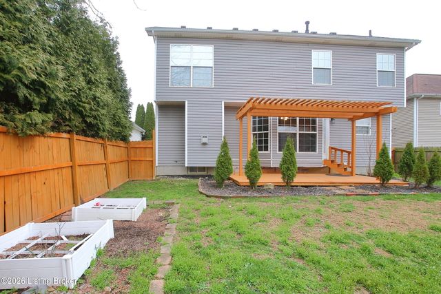 8004 Village Gate Ct, Louisville, KY 40291