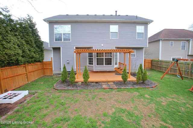 8004 Village Gate Ct, Louisville, KY 40291