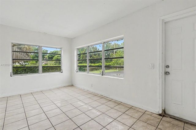 13020 NW 1st Ave, Miami, FL 33168