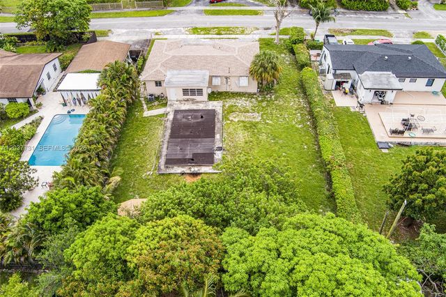 13020 NW 1st Ave, Miami, FL 33168