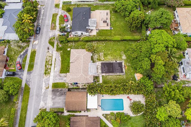 13020 NW 1st Ave, Miami, FL 33168