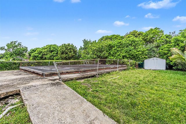 13020 NW 1st Ave, Miami, FL 33168