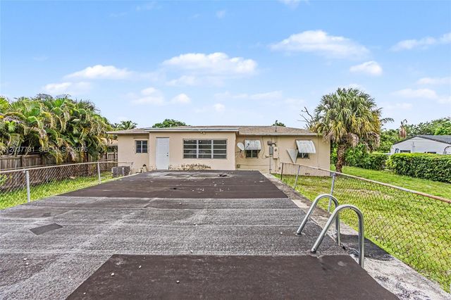 13020 NW 1st Ave, Miami, FL 33168