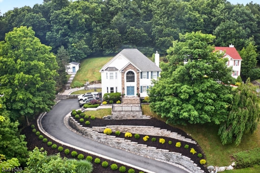 8 S Deer Hill Run, Byram Twp., NJ 07871