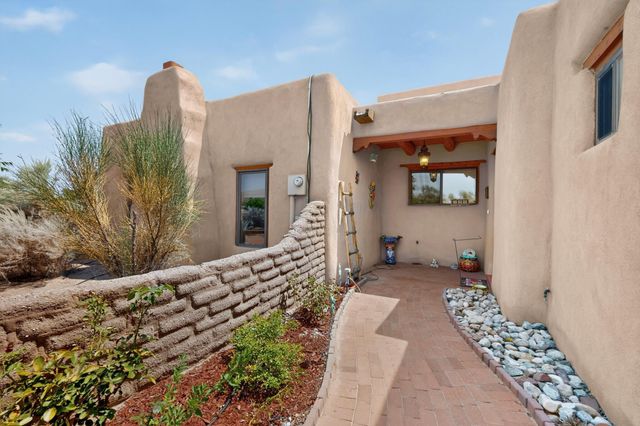 134 Tierra Encantada, Corrales, NM 87048