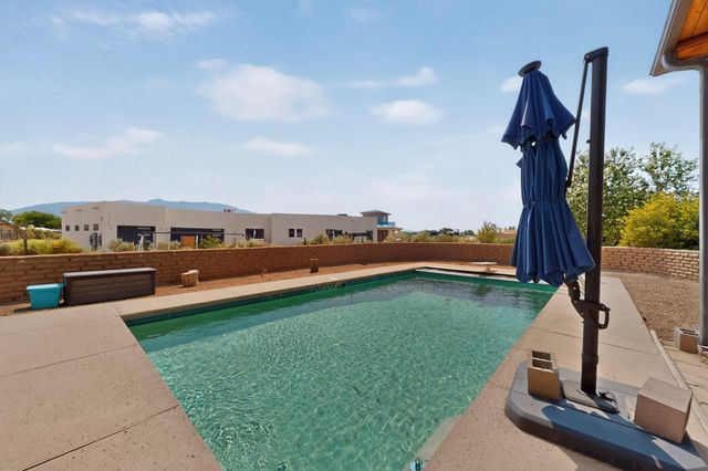 134 Tierra Encantada, Corrales, NM 87048