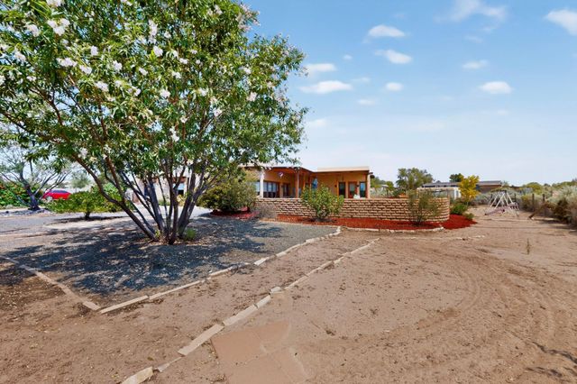 134 Tierra Encantada, Corrales, NM 87048