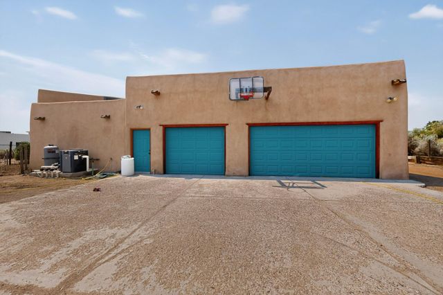 134 Tierra Encantada, Corrales, NM 87048