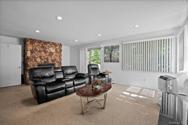 459 Hopi Court, Suffern, NY 10901