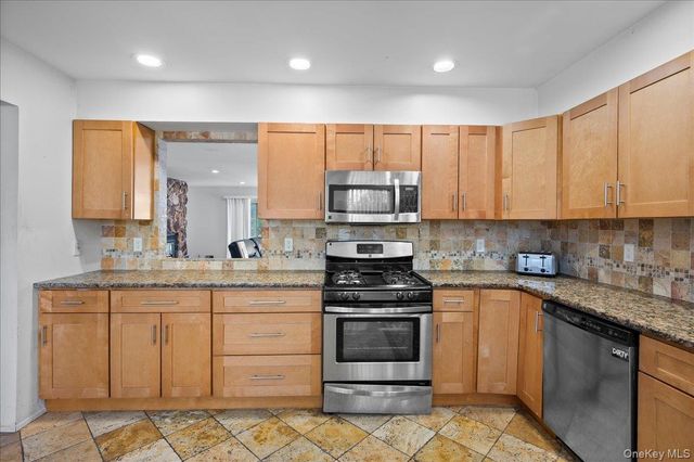 459 Hopi Court, Suffern, NY 10901