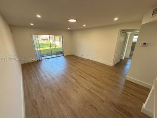 9937 Three Lakes Cir 14d, Boca Raton, FL 33428