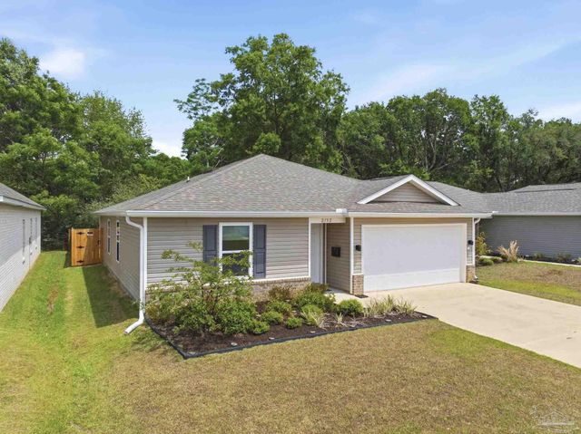 2752 Savannah Michelle Ln, Pensacola, FL 32534