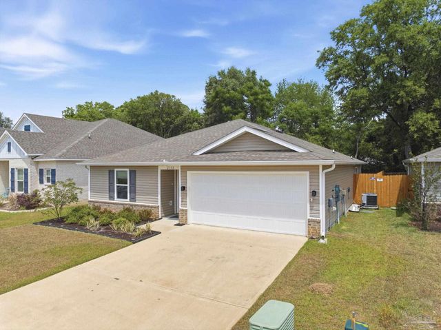 2752 Savannah Michelle Ln, Pensacola, FL 32534