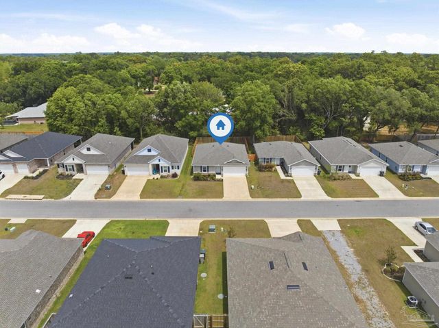 2752 Savannah Michelle Ln, Pensacola, FL 32534