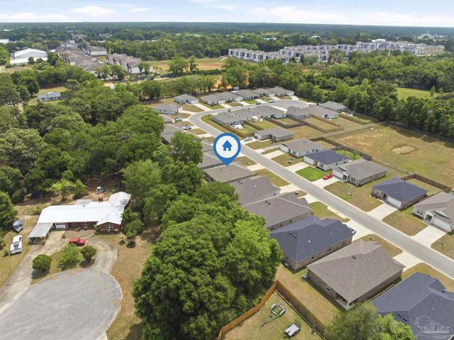 2752 Savannah Michelle Ln, Pensacola, FL 32534