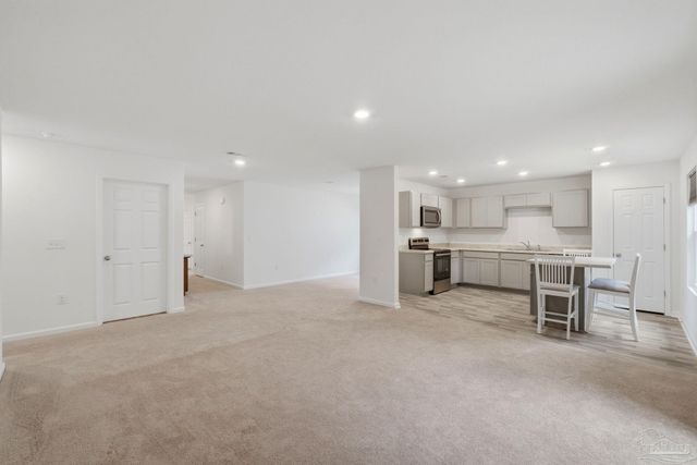 2752 Savannah Michelle Ln, Pensacola, FL 32534