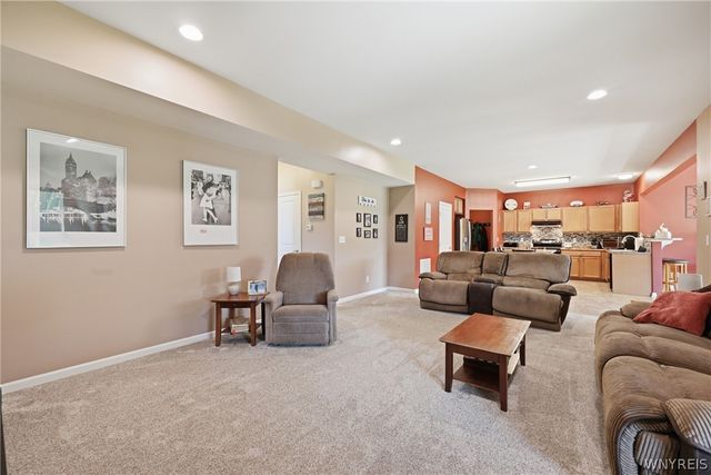 5067 Woodway Court, Hamburg, NY 14075